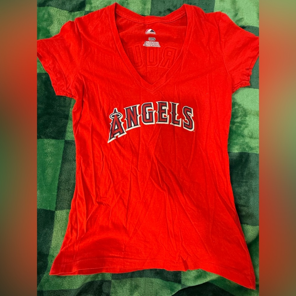 Majestic Angels - Trout Red Graphic Tee small